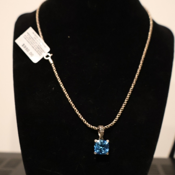 Perfect necklace with a beautiful blue Topaz and white Sapphires - Picture 4 of 7